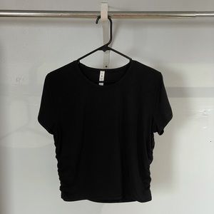 Lululemon cropped shirt. Size 14